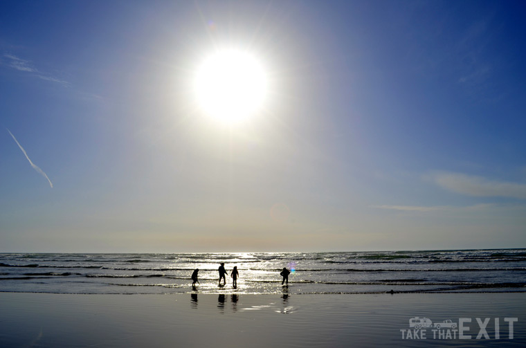 Kids playing in the Pacific Ocean - Grayland Beach State Park (Washington)