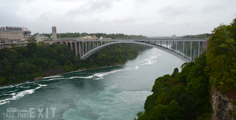 Niagara-Falls-bridge-to-canada