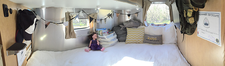 Airstream-Bunk-Model-view-button