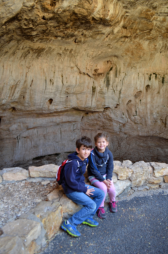 Carlsbad-Caverns-Entrance-Kids