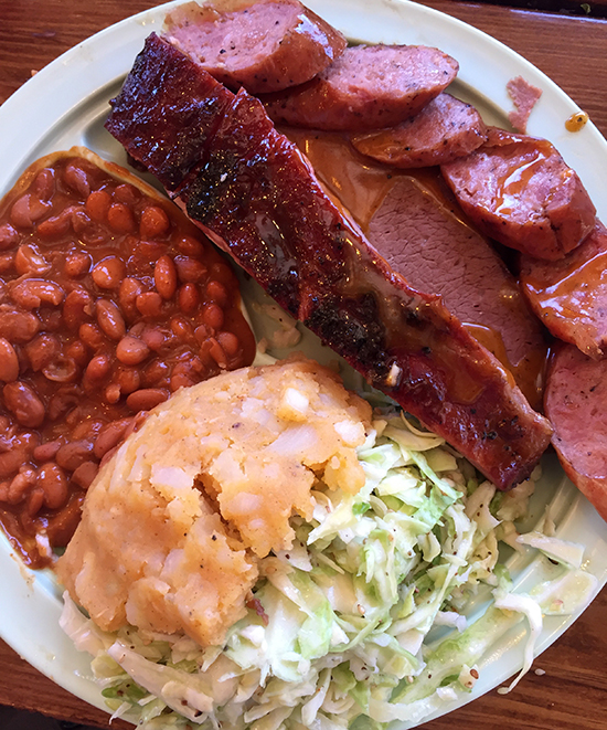 Salt-lick-Barbecue-lunch