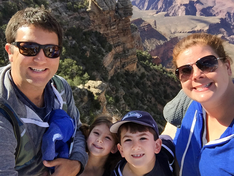 Grand-Canyon-Selfie-Family-2
