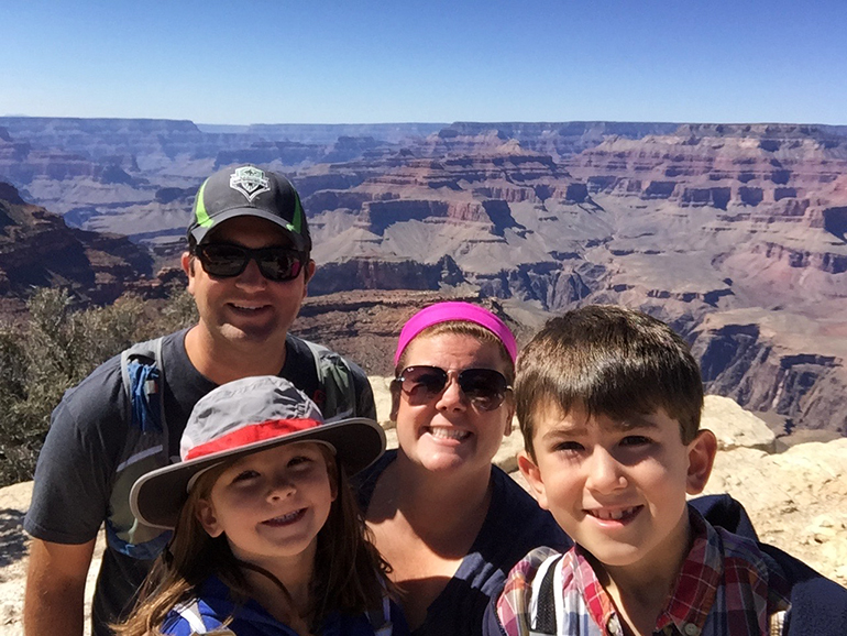 Grand-Canyon-Selfie-with-Family