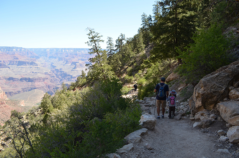 Hiking-Grand-Canyon-Kids-Bright-Angel