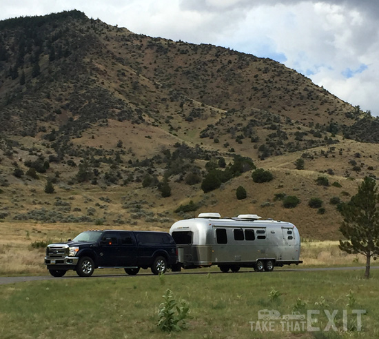 Lewis-Clark-Caverns-camping-pull-in