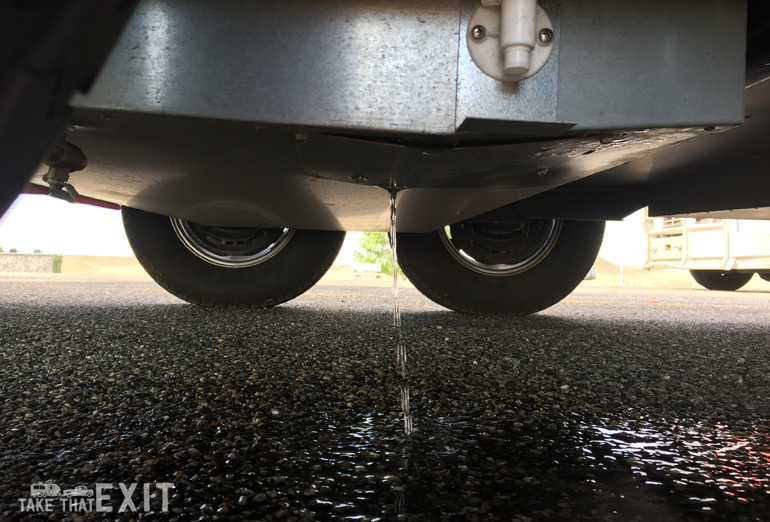 Airstream-water-tank-cracked