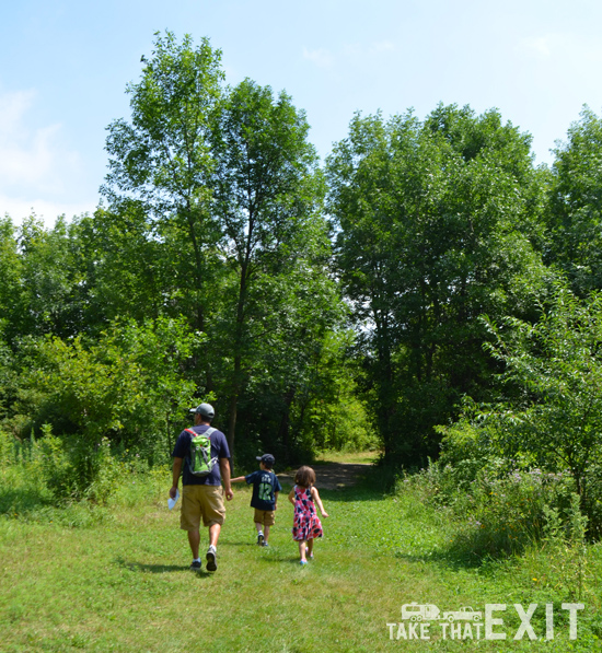 Hiking-Elm-Creek-Park-Preserve