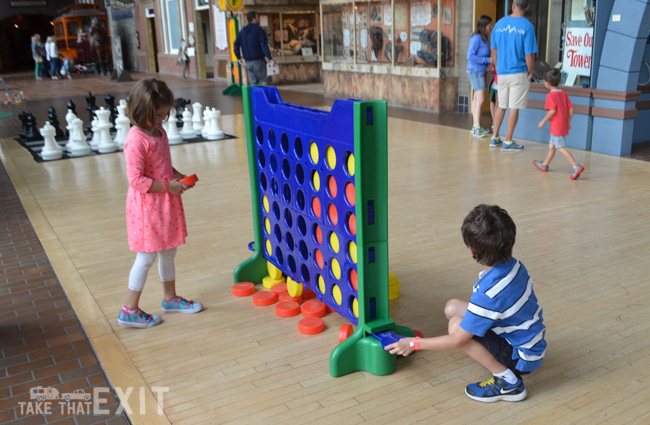 Connect-4-Grand-Rapids-Museum