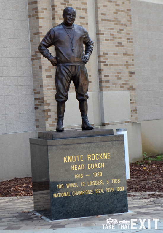 Knute-Rockne-Statue-Notre-Dame