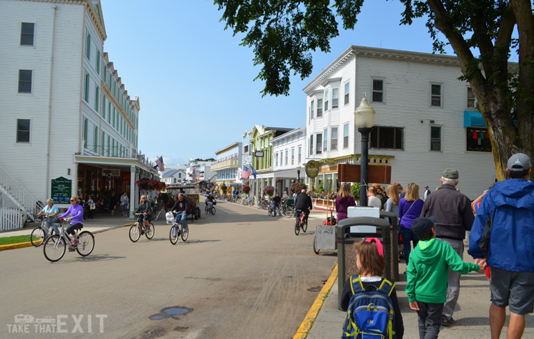 Mackinac-Island-Downtown-street