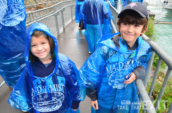 Maid-of-the-Mist-line-Niagar