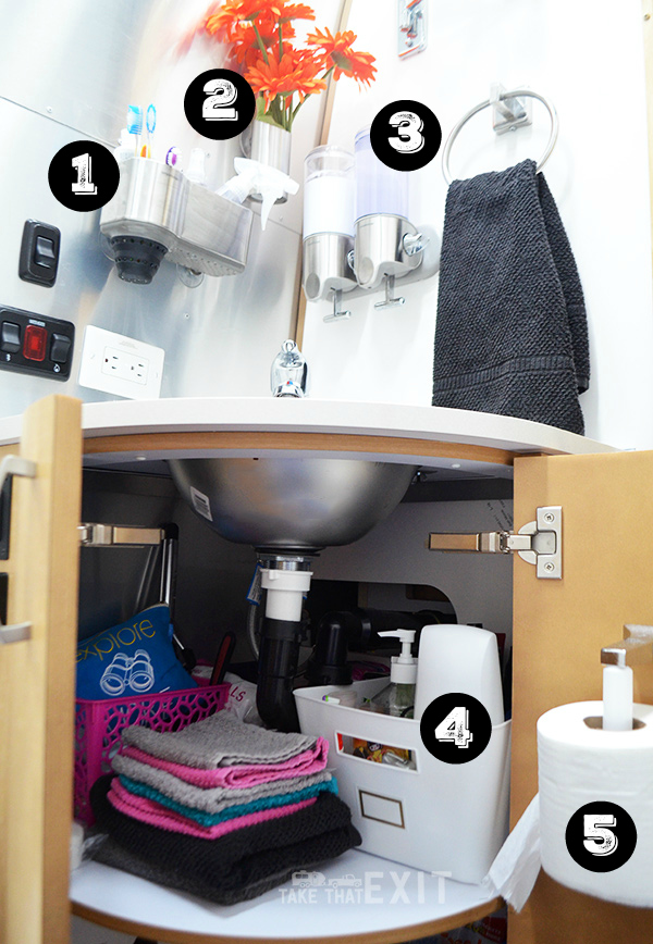 Airstream-Flying-Cloud-30-bunk-under-bathroom-sink-see