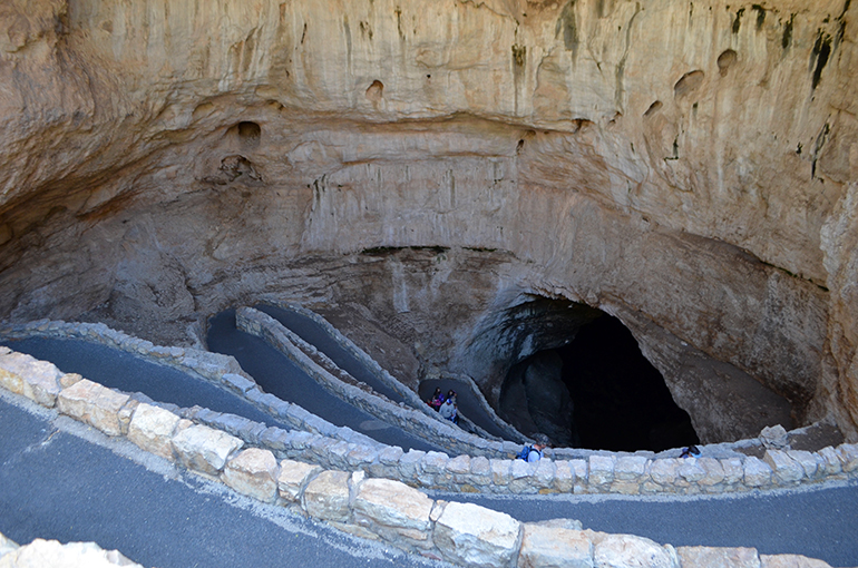 Carlsbad-Caverns-Entrance-natural