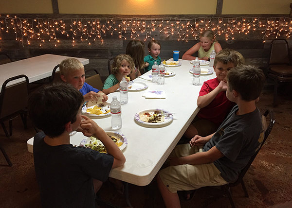 Kids-Table-Family-Dinner