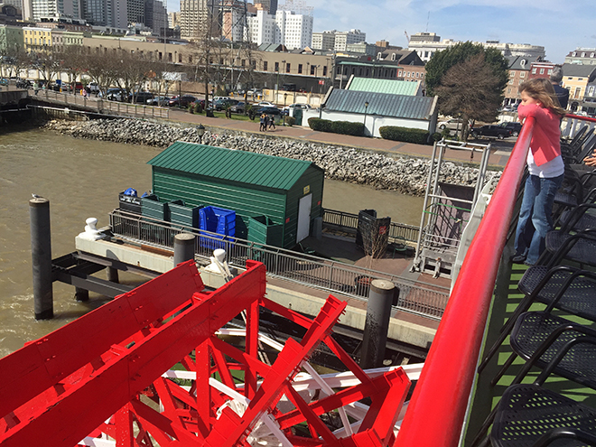 Paddleboat-NOLA-French-Quarter