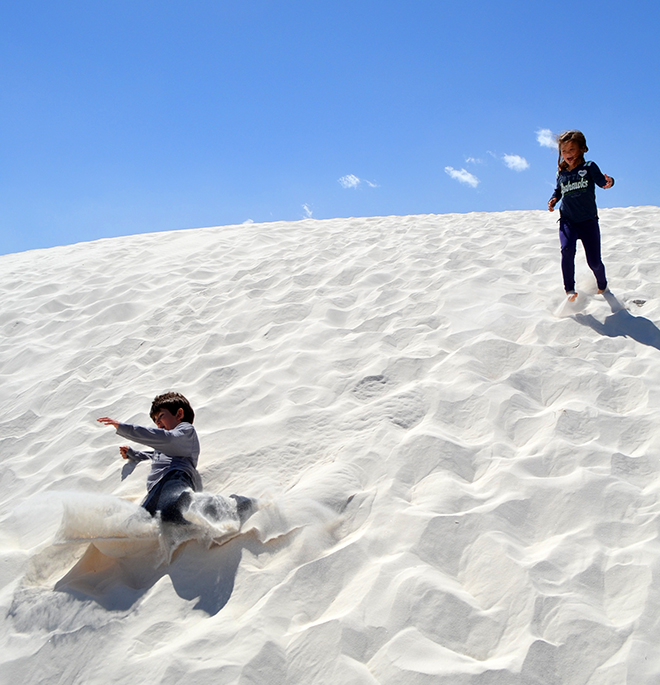 White-Sands-Monument-playing-sands