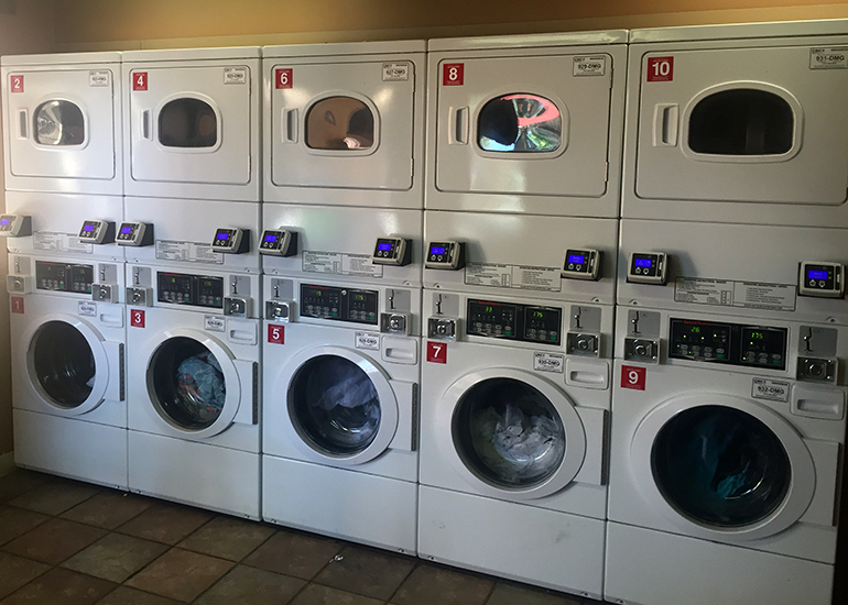 Monte-Vista-Laundry-Mat