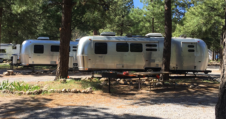 Flagsaff-KOA-airstream-neighbors