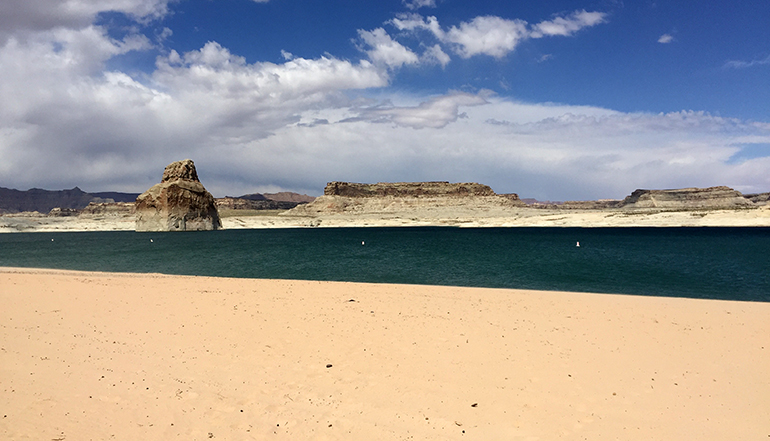 Lone-Rock-Beach-water-green-blue