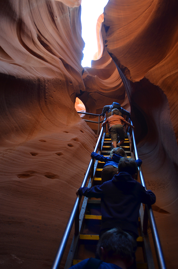 Climbing-Steps-Lower-Antelope-Canyon