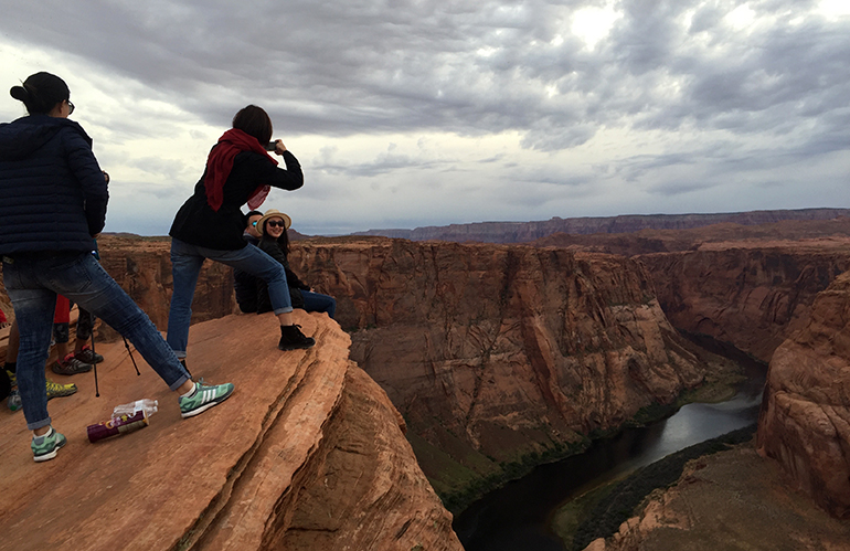 Horseshoe-Bend-Gutsy-photos