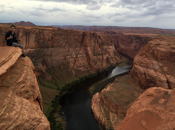 Horseshoe-Bend-gutsy-selfies